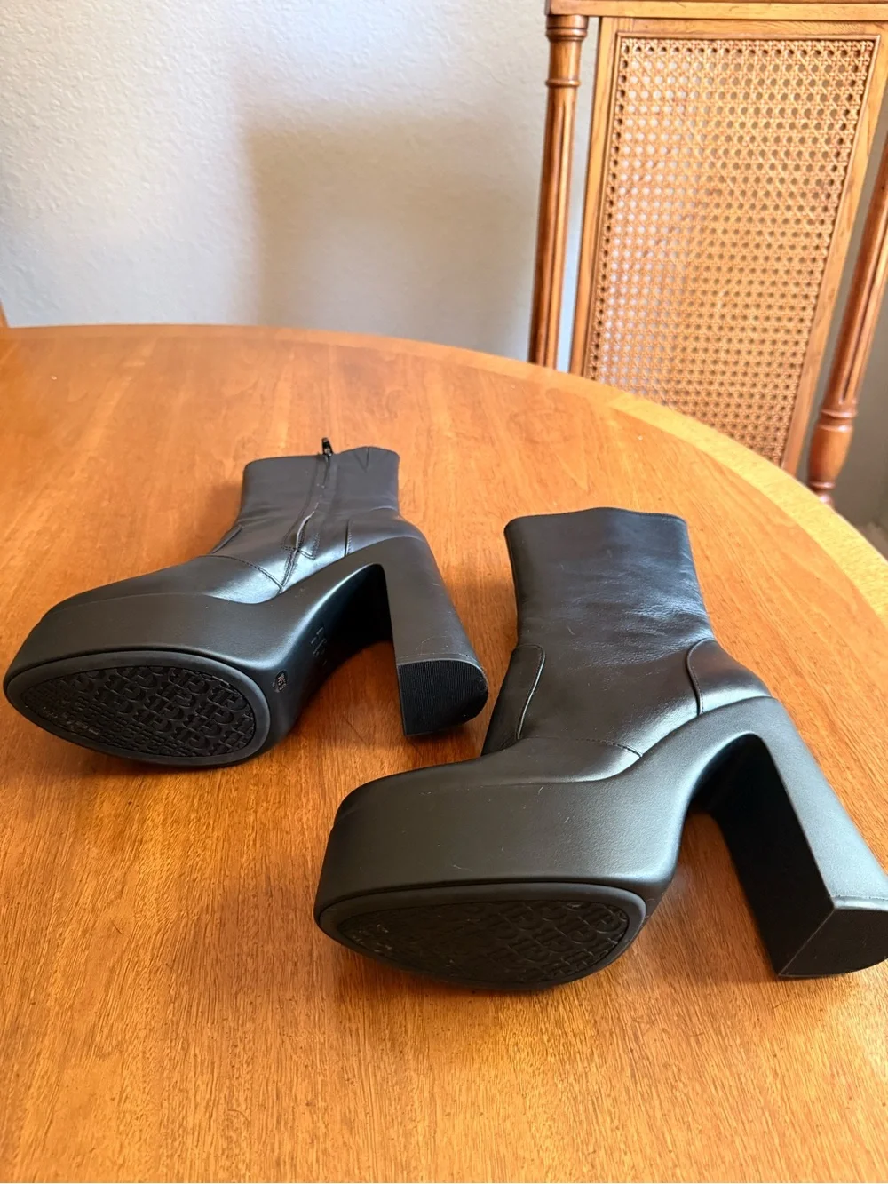 Gianni Bini Black Leather Platform Block Heel Ankle Boots